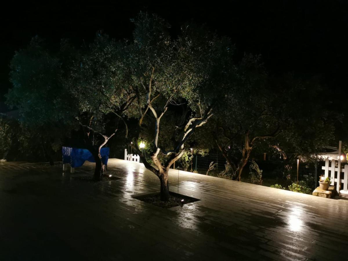 Villa Hibiscus كاستيلاّماري ديل غو المظهر الخارجي الصورة